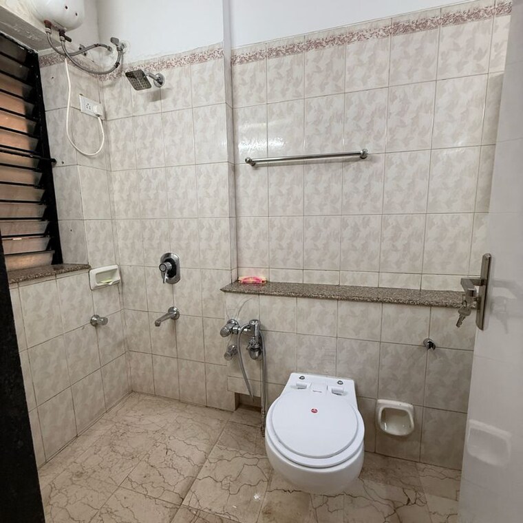 Bathroom, k-raheja-raheja-classique 2 Bedroom 1000 Sq.Ft. Apartment In Andheri West Mumbai 9262539