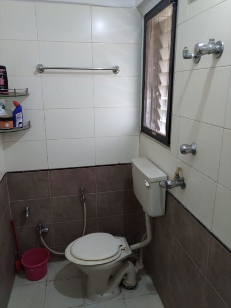 Bathroom, squarefeet-grand-square 2 Bedroom 845 Sq.Ft. Apartment In Anand Nagar Thane 10545567