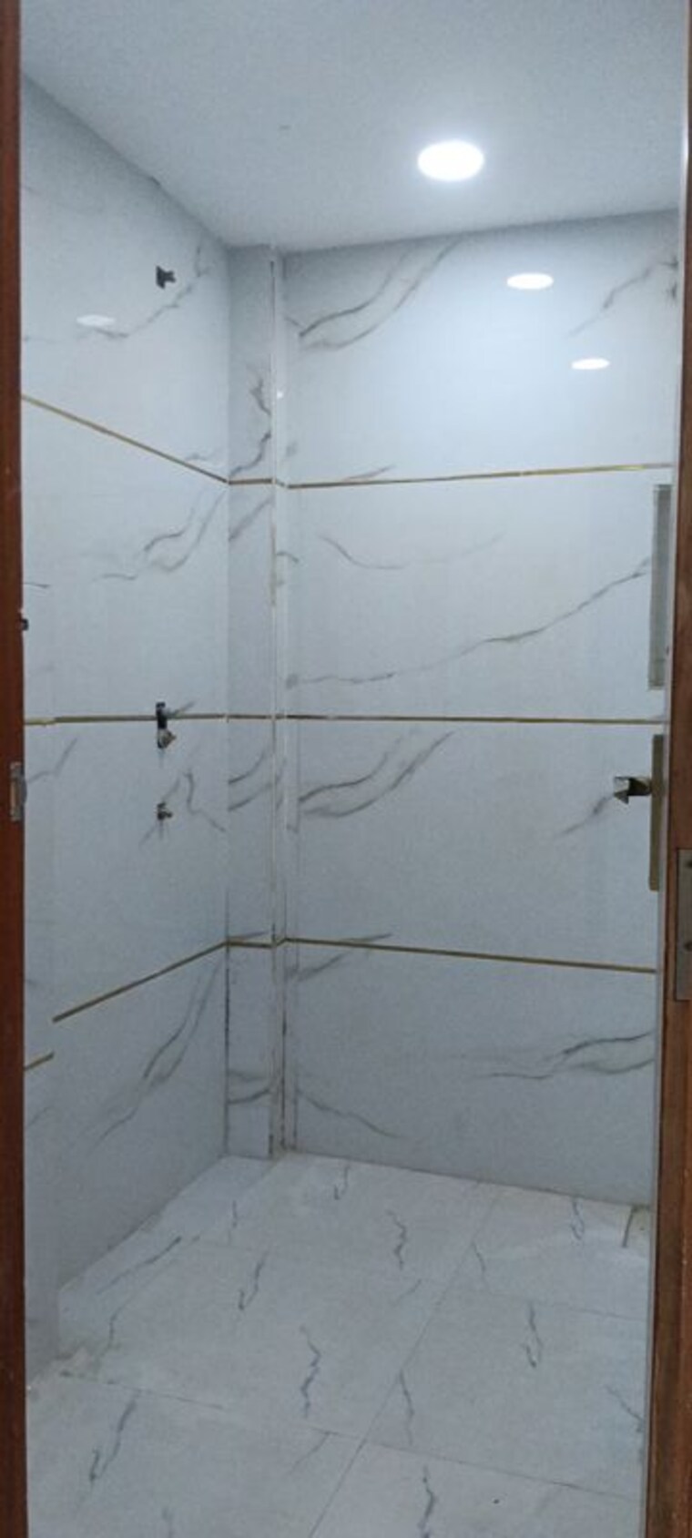 Bathroom, sector 89 3 Bedroom 180 Sq.Yd. Builder Floor In Sector 89 Faridabad 10545597