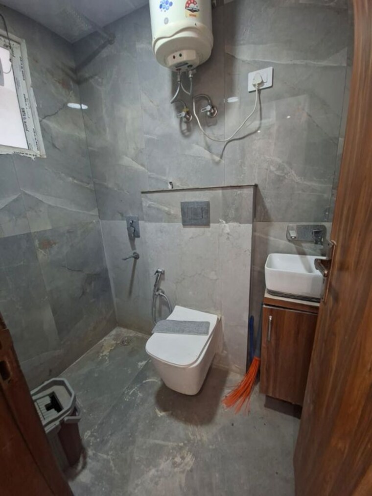 Bathroom, chattarpur 2 Bedroom 900 Sq.Ft. Apartment In Chattarpur Delhi 10545610