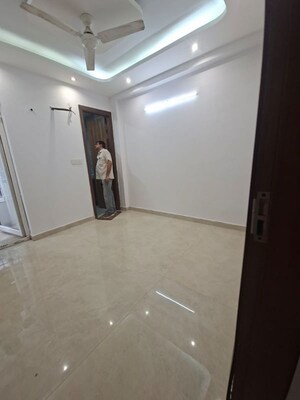 Room in 2 BHK Apartment at Chattarpur – for Rent