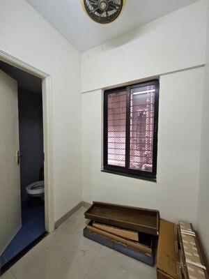 Room in 2 BHK Apartment at Lalani Grandeur, Goregaon East – for Rent