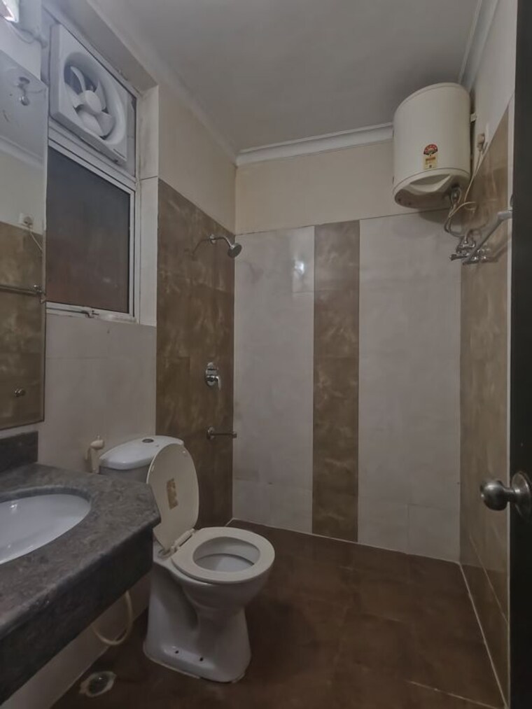 Bathroom, ansal-api-esencia 3 Bedroom 2250 Sq.Ft. Apartment In Sector 67 Gurgaon 10545632