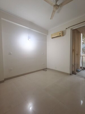 Room in 3 BHK Apartment at Ansal API Esencia, Sector 67 – for Rent