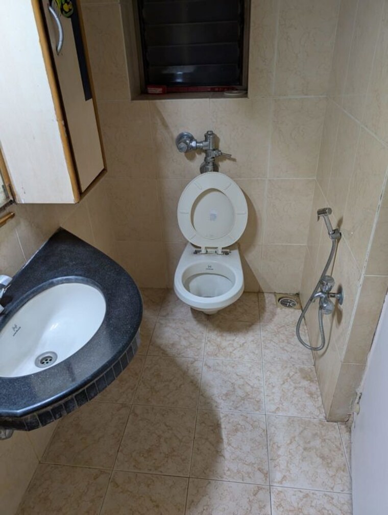 Bathroom, marathon-galaxy 3 Bedroom 1080 Sq.Ft. Apartment In Mulund West Mumbai 10545648