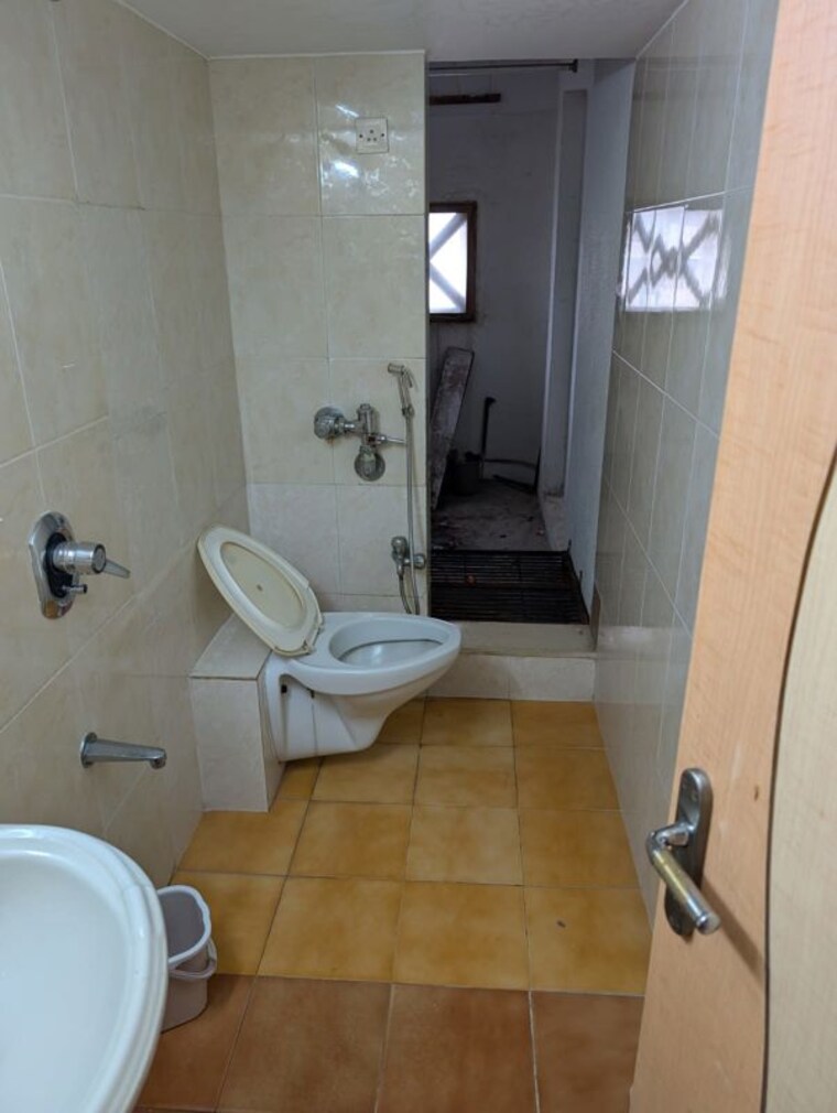 Bathroom, marathon-galaxy 3 Bedroom 1080 Sq.Ft. Apartment In Mulund West Mumbai 10545648