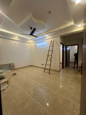 Room in 2 BHK Builder Floor at Chattarpur – for Rent