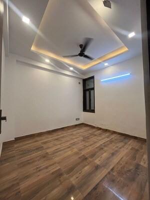 Room in 2 BHK Builder Floor at Chattarpur – for Rent