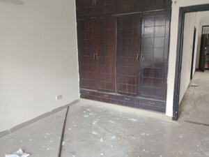 Room in 3 BHK Apartment at Sector 46 – for Rent