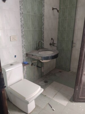 Bathroom in 3 BHK Apartment at Sector 46 – for Rent