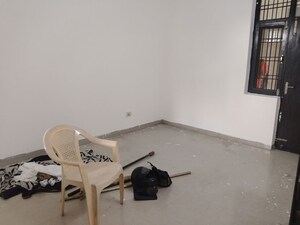 Team Area in 3 BHK Apartment at Sector 46 – for Rent