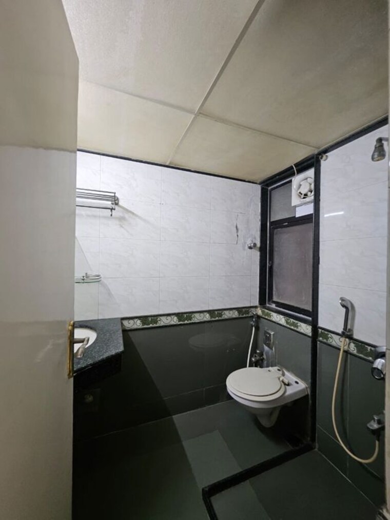 Kitchen, lakshachandi-heights 3 Bedroom 1550 Sq.Ft. Apartment In Goregaon East Mumbai 10545666