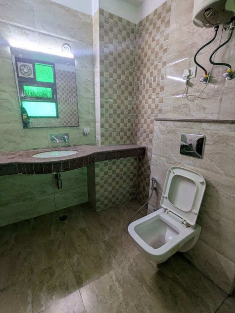 Bathroom, atlantis-cghs 3 Bedroom 2500 Sq.Ft. Apartment In Sector 47 Gurgaon 10545657