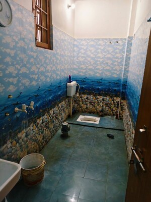 Swimming Pool in 1.5 BHK Independent House at Jankipuram Extension – for Rent