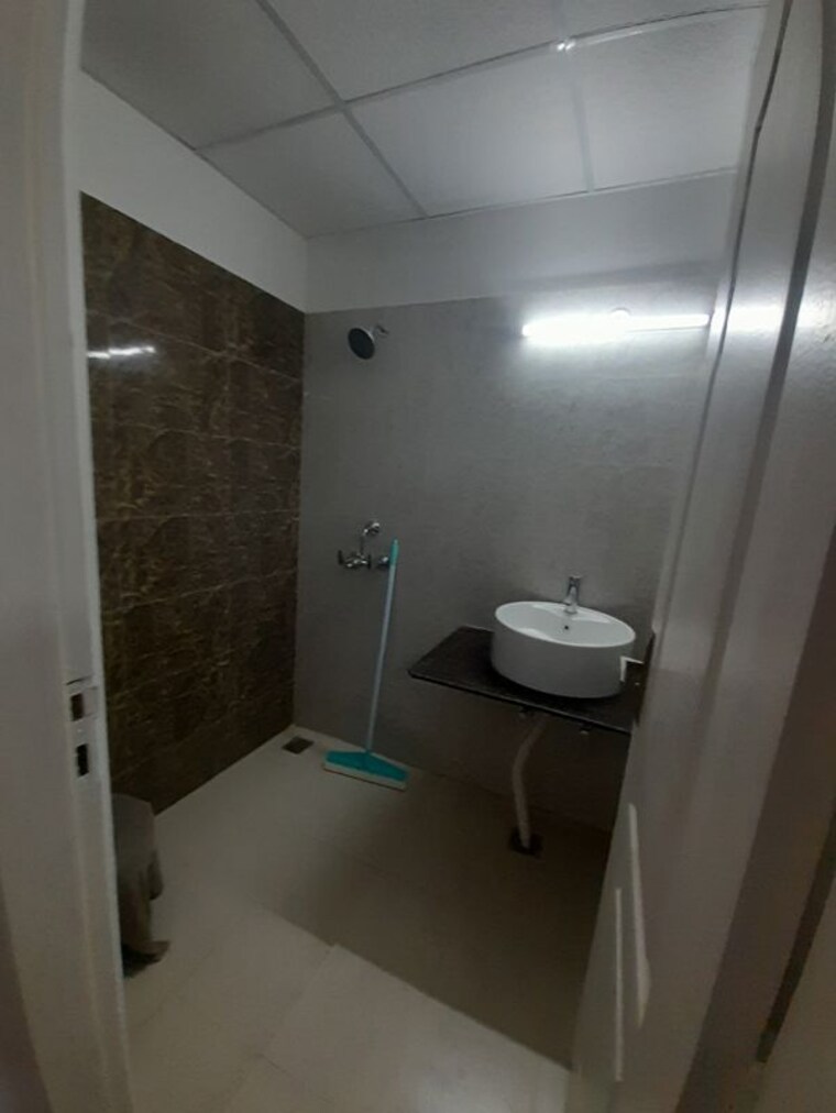 Bathroom, sushma-valencia 3 Bedroom 1800 Sq.Ft. Apartment In International Airport Road Zirakpur 10545687
