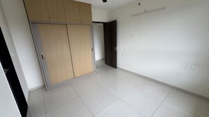 Room in 3 BHK Apartment at Paranjape Gloria Grand, Bavdhan – for Rent