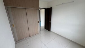 Room in 3 BHK Apartment at Paranjape Gloria Grand, Bavdhan – for Rent