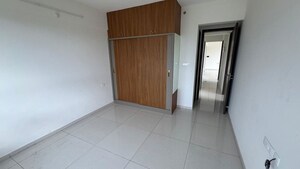 Room in 3 BHK Apartment at Paranjape Gloria Grand, Bavdhan – for Rent