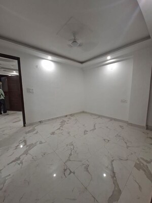 Room in 2 BHK Builder Floor at Chattarpur – for Rent