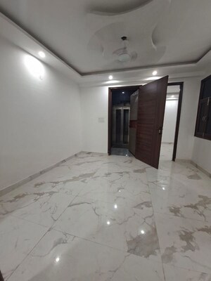 Room in 2 BHK Builder Floor at Chattarpur – for Rent