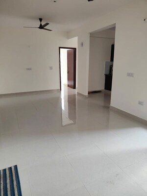 Room in 3 BHK Apartment at Supertech The Romano, Sector 118 – for Rent