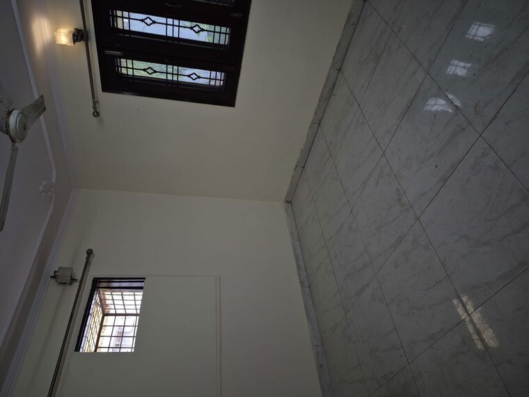 Room, mayur vihar 3.5 Bedroom 1450 Sq.Ft. Apartment In Mayur Vihar Delhi 10545731