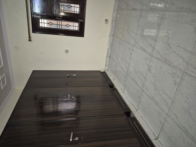 Room, mayur vihar 3.5 Bedroom 1450 Sq.Ft. Apartment In Mayur Vihar Delhi 10545731
