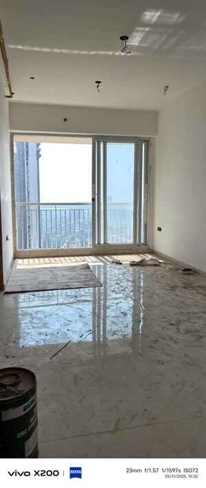 Room in 3 BHK Apartment at Tanna Heights, Kandivali West – for Rent