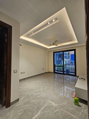 Room in 3 BHK Builder Floor at Sector 57 – for Rent