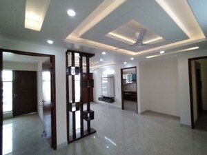Room in 3 BHK Builder Floor at Sector 57 – for Rent