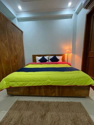 Bedroom in 3 BHK Builder Floor at Sector 42 – for Rent