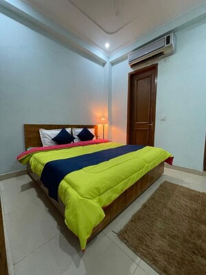 Bedroom in 3 BHK Builder Floor at Sector 42 – for Rent