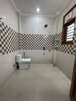 Bathroom in 3 BHK Builder Floor at Sector 42 – for Rent