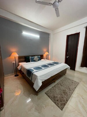 Bedroom in 3 BHK Builder Floor at Sector 42 – for Rent