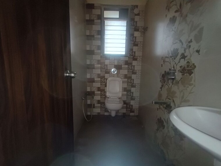 Bathroom, tejas-symphony 3 Bedroom 1500 Sq.Ft. Apartment In Ulwe Navi Mumbai 10545518