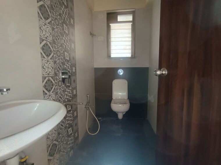 Bathroom, tejas-symphony 3 Bedroom 1500 Sq.Ft. Apartment In Ulwe Navi Mumbai 10545518