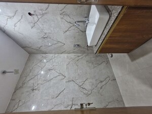 Room in 3 BHK Builder Floor at Greater Kailash – for Rent