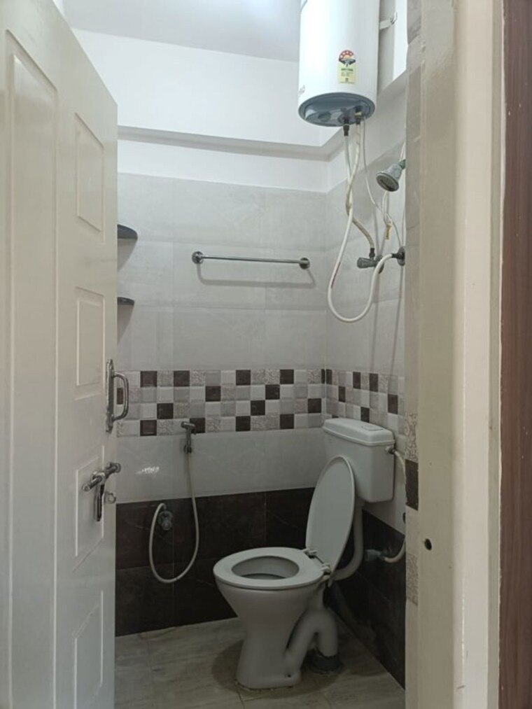 Bathroom, sujatha-residency-bellandur 1 Bedroom 500 Sq.Ft. Apartment In Bellandur Bangalore 10545852