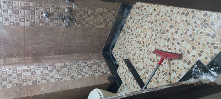 Bathroom, ip extension 2 Bedroom 925 Sq.Ft. Apartment In Ip Extension Delhi 10545858