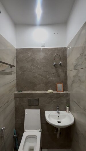 Attached Bathroom in 2 BHK Independent House at Gomti Nagar – for Rent