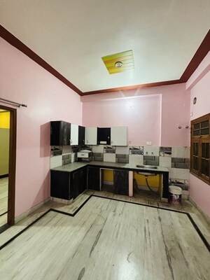 Kitchen in 2 BHK Builder Floor at Gomti Nagar – for Rent