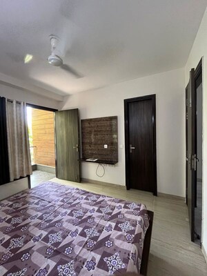 Bedroom in Studio Builder Floor at Sector 44 – for Rent