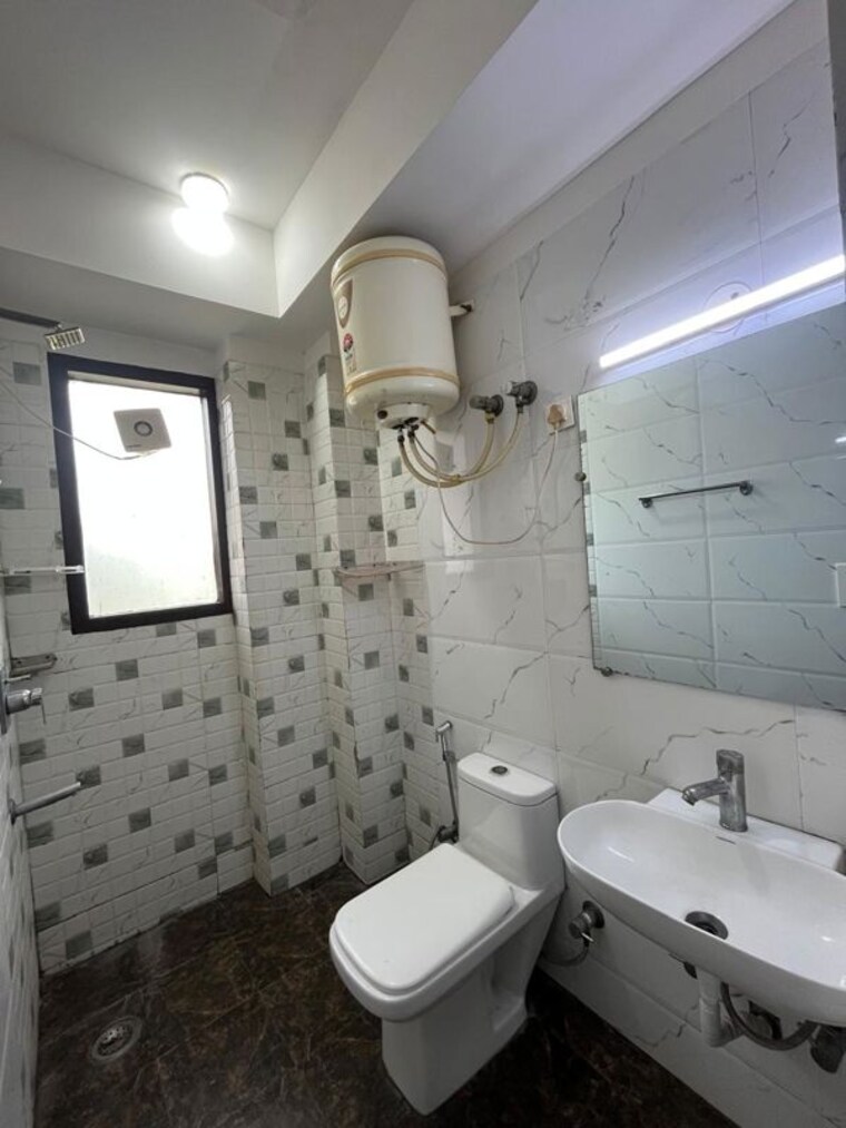 Bathroom, sector 44 Studio 460 Sq.Ft. Builder Floor In Sector 44 Gurgaon 10545912