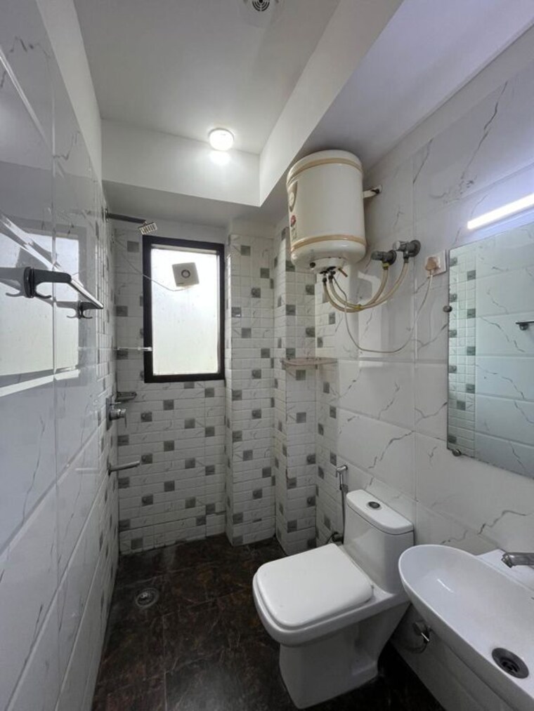 Bathroom, sector 44 Studio 460 Sq.Ft. Builder Floor In Sector 44 Gurgaon 10545912
