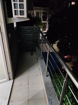 Balcony in Studio Builder Floor at Sector 44 – for Rent