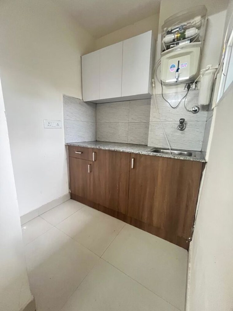 Bathroom, vipul-square Studio 470 Sq.Ft. Builder Floor In Sushant Lok I Gurgaon 10545958