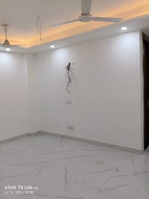 Room in 2 BHK Apartment at Khirki Extension – for Rent