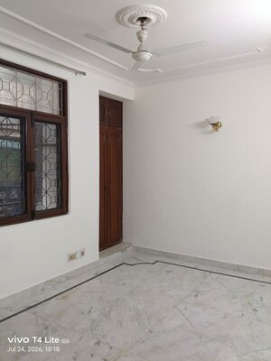 Room in 3 BHK Builder Floor at Khirki Extension – for Rent