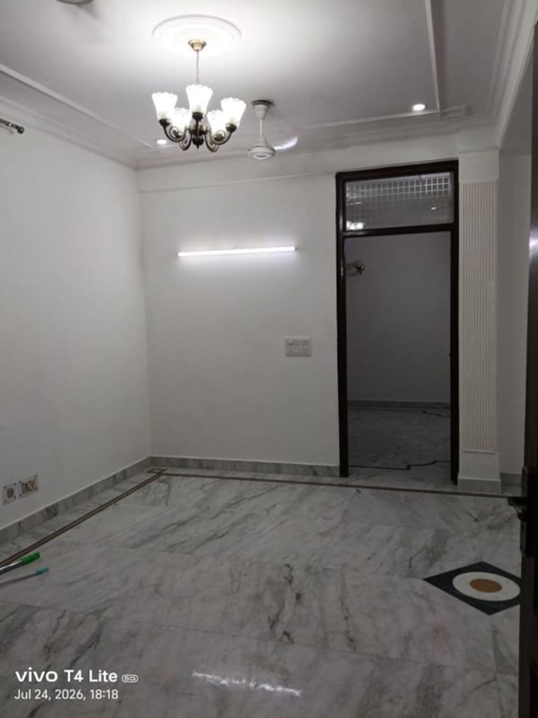 Room, khirki extension 3 Bedroom 100 Sq.Yd. Builder Floor In Khirki Extension Delhi 10546057