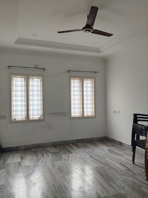 Room in 3 BHK Apartment at Jubilee Hills – for Rent